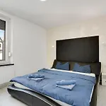 Moderne & Rustikale I Kostenlose Parkplaetze I Zentral I Naehe Koeln Messe Deutz I Anbindung *