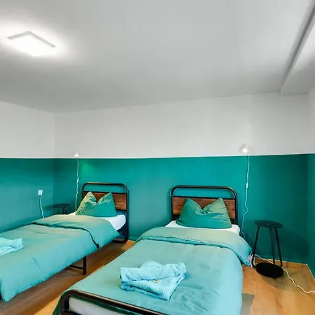 Appartement Moderne & Rustikale I Kostenlose Parkplaetze I Zentral I Naehe Koeln Messe Deutz I Anbindung Eitorf