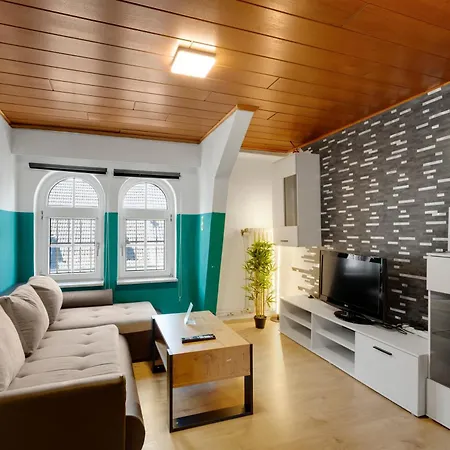 Moderne & Rustikale Wohnung I Kostenlose Parkplaetze In Der Naehe I Zentral I Naehe Koeln Messe Deutz I Top Anbindung Apartment *