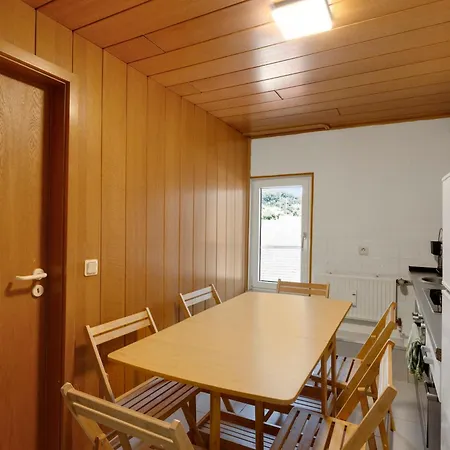 Moderne & Rustikale Wohnung I Kostenlose Parkplaetze In Der Naehe I Zentral I Naehe Koeln Messe Deutz I Top Anbindung Apartment *