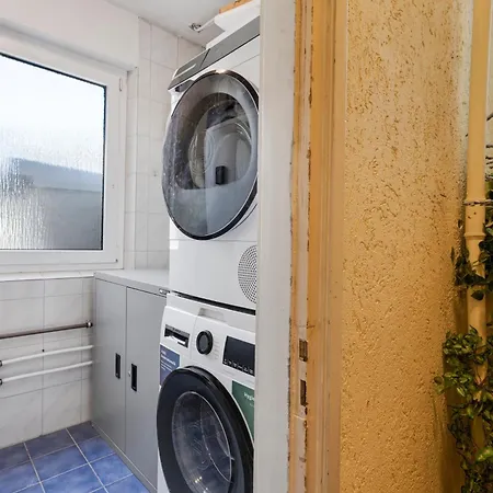 Moderne & Rustikale Wohnung I Kostenlose Parkplaetze In Der Naehe I Zentral I Naehe Koeln Messe Deutz I Top Anbindung Apartment