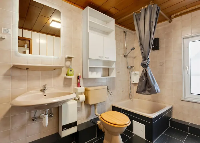 Moderne & Rustikale I Kostenlose Parkplaetze I Zentral I Naehe Koeln Messe Deutz I Anbindung