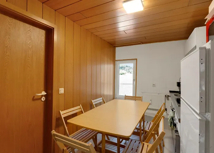 Moderne & Rustikale I Kostenlose Parkplaetze I Zentral I Naehe Koeln Messe Deutz I Anbindung Lejlighed *