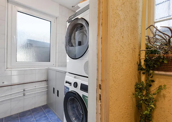 Moderne & Rustikale I Kostenlose Parkplaetze I Zentral I Naehe Koeln Messe Deutz I Anbindung Lejlighed